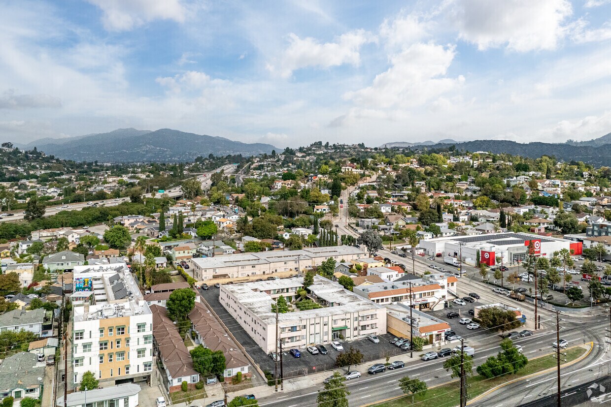 Foto principal - Crest View Apartments