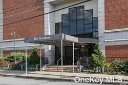 Primary Photo - 220 W Broadway