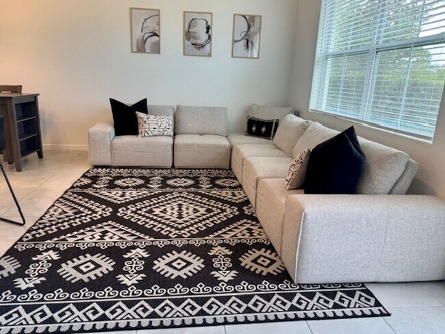 Foto del edificio - Townhome for rent with garage in Champions...