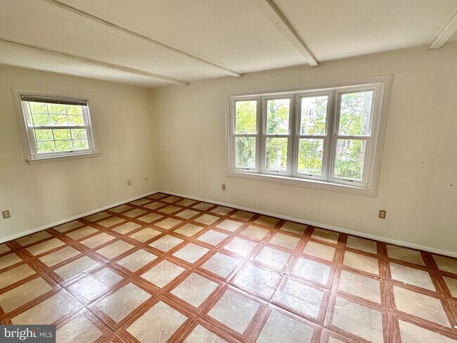 Building Photo - 5811 Ashfield Rd