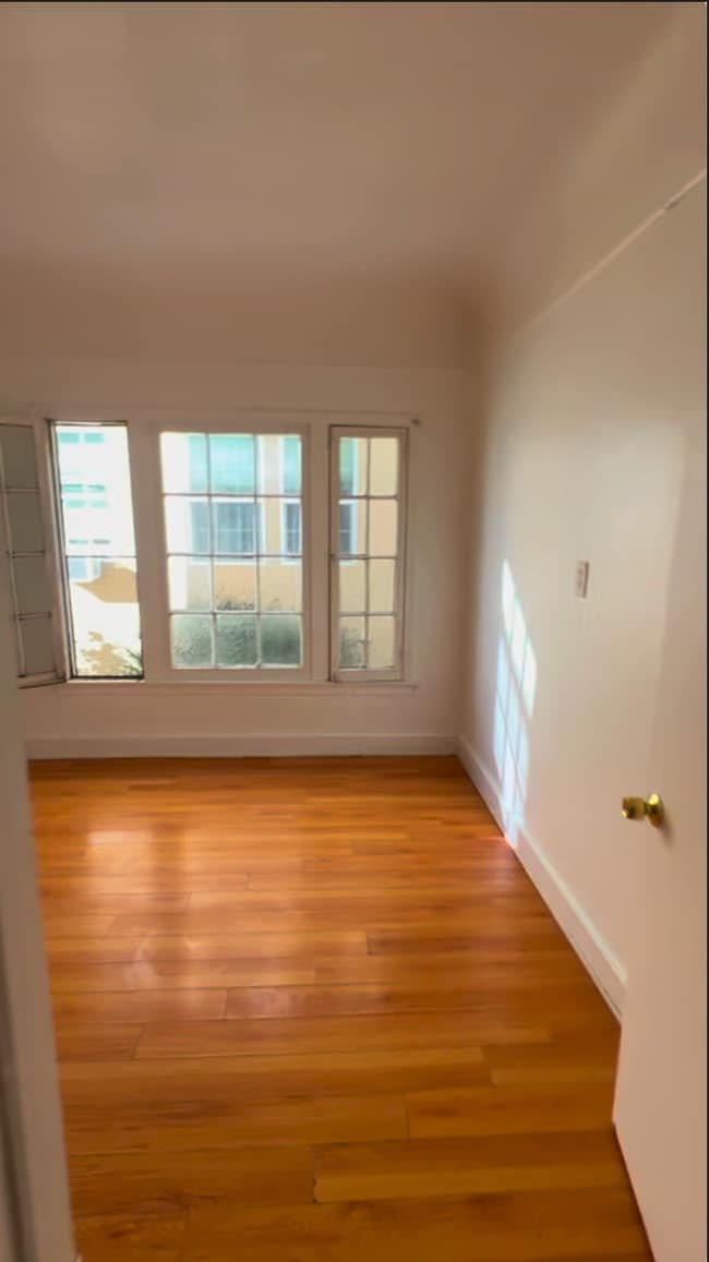 Building Photo - 2006 N Commonwealth Ave