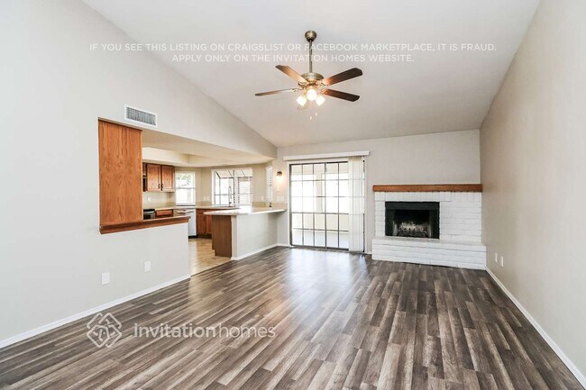 Foto del edificio - 3338 E Grove Ave