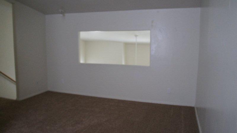 Building Photo - 420 W Spruell Ave