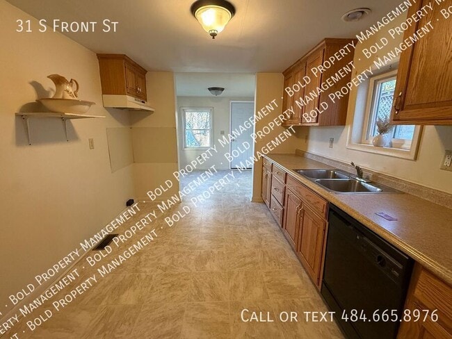 Building Photo - 31 S Front St