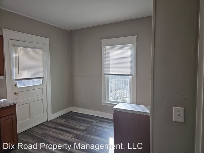 Foto del edificio - 4 br, 1.5 bath House - 774 Wells Street,