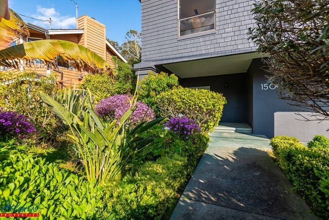 Building Photo - Desirable Home | Oceans Views | Close To B...