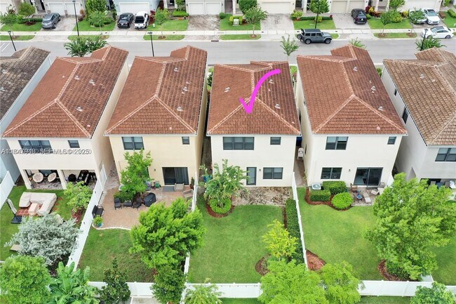 Foto del edificio - 673 NE 191st St