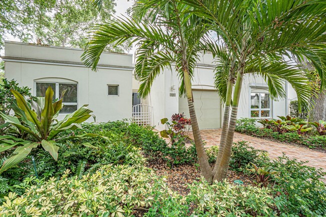 Building Photo - 8361 Baytree Dr
