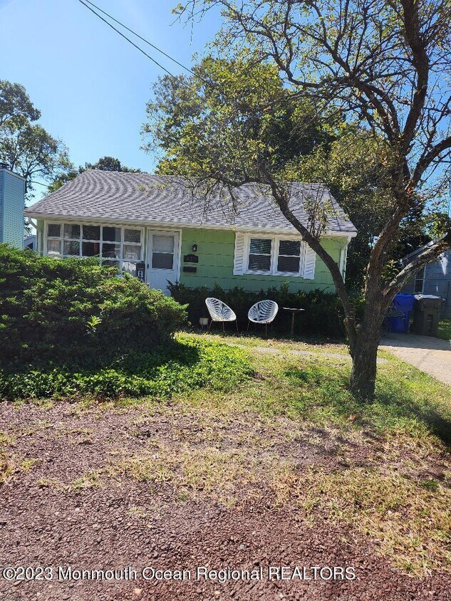 Primary Photo - 473 Augustus Rd