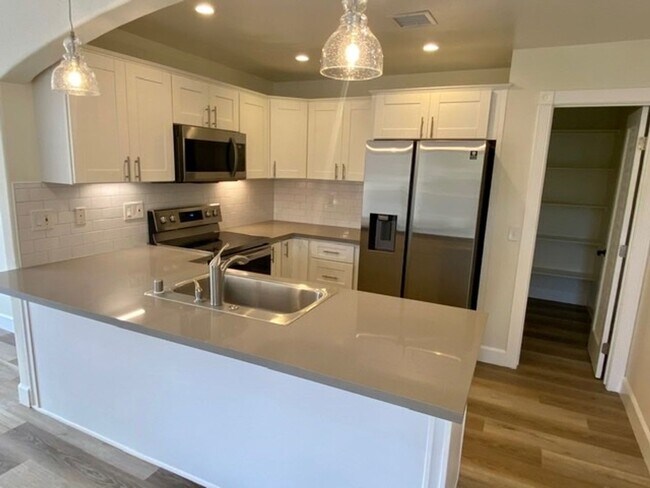 Foto del edificio - Newly Renovated Two Bed, Two bath La Costa...