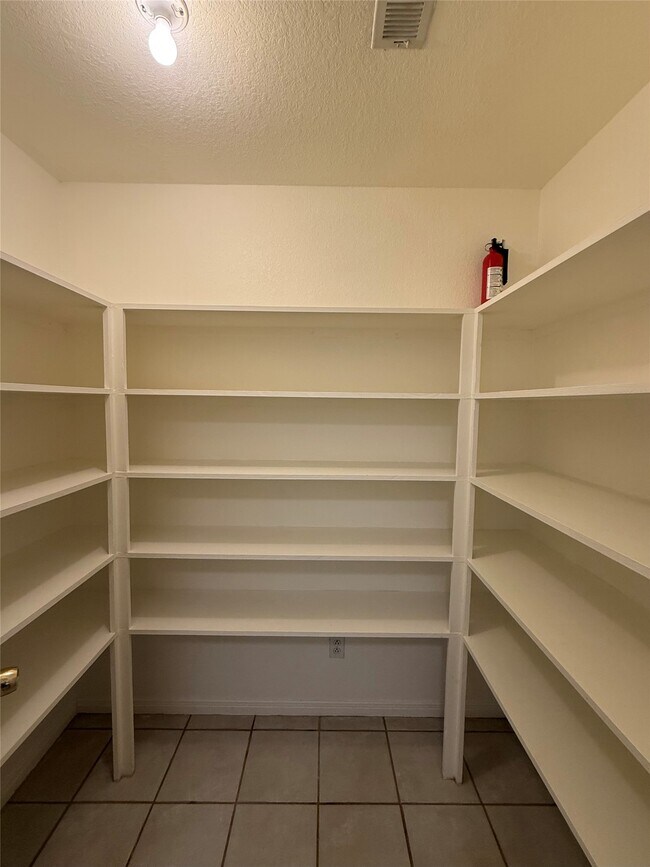 Foto del edificio - 827 Algoa-Friendswood Rd