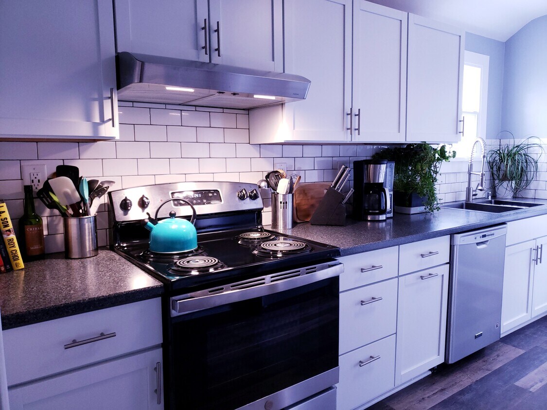 Remodeled Kitchen - 2439A S Austin St