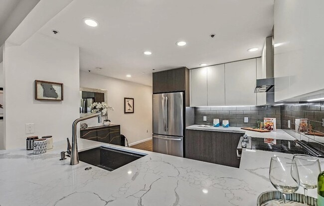 Building Photo - Comfortable Living in This Beautiful 1BR