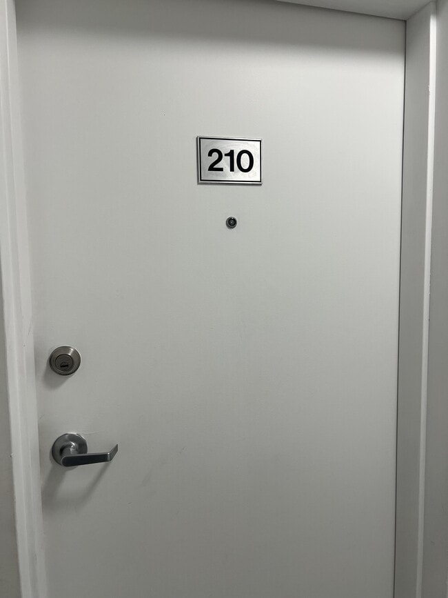 Building Photo - 630 Cummings Ave