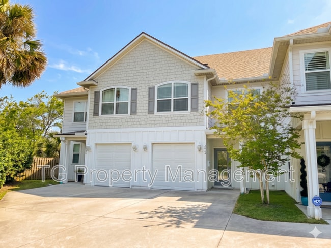 Building Photo - 2656 Almonaster St