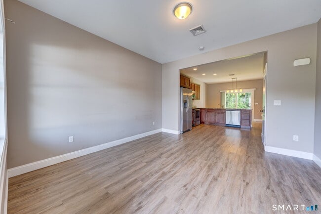 Building Photo - 37 Hunters Ln