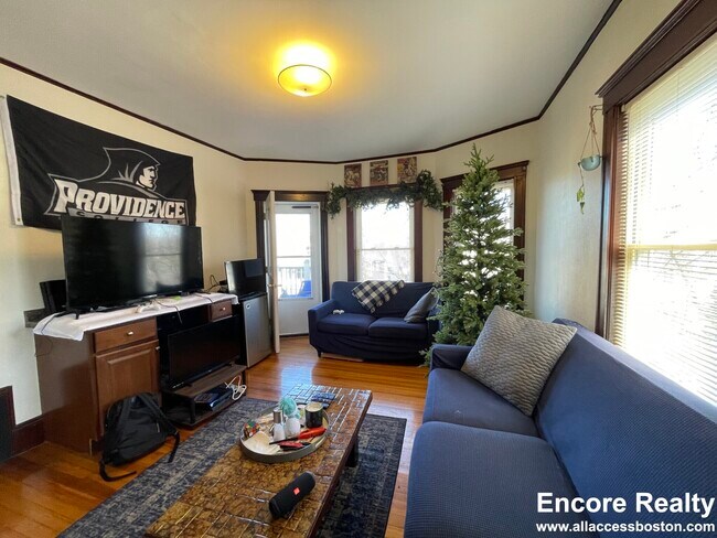 Building Photo - 56 Hobson St