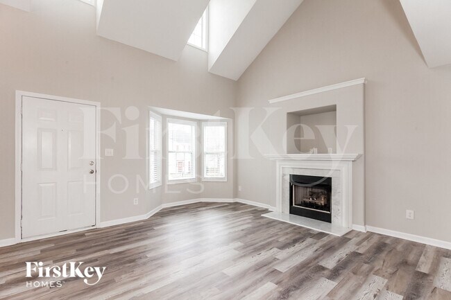 Foto del edificio - 5633 Waverly Lynn Ln