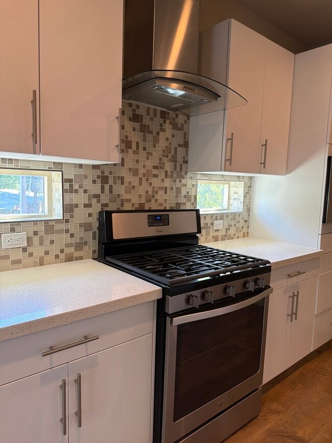 Building Photo - 489 McClatchy Way