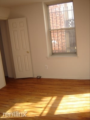 Building Photo - 526 Spruce St