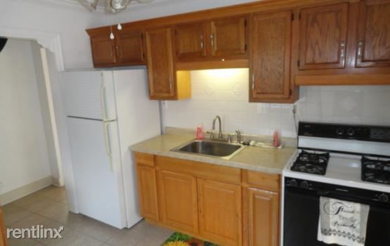 Building Photo - 25620 Hudson St