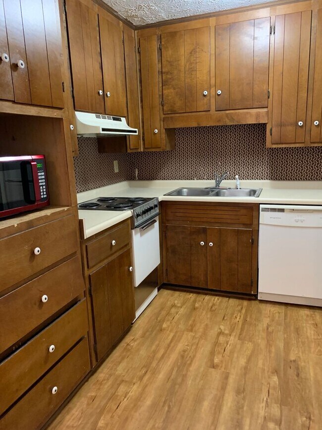 Foto del edificio - 1 Bedroom condo- Steps away from UGA! Available early August 2026