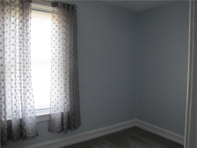 Building Photo - 423 E Broad St