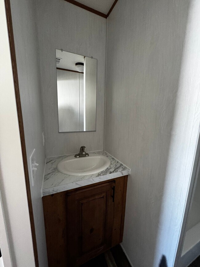 Foto del edificio - 7650 FL-78