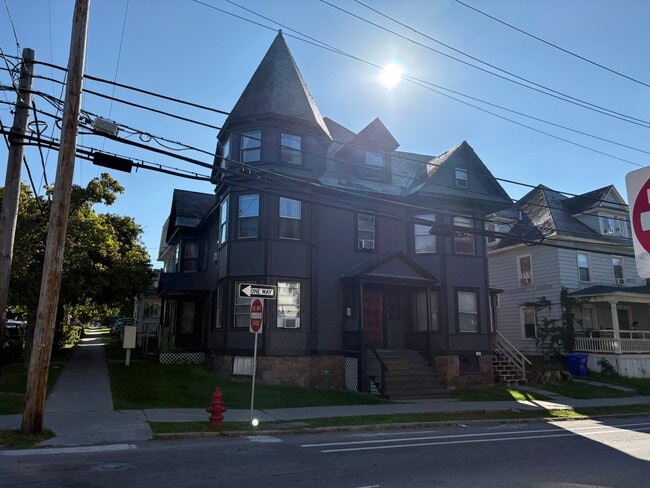 Building Photo - 56 S Union St