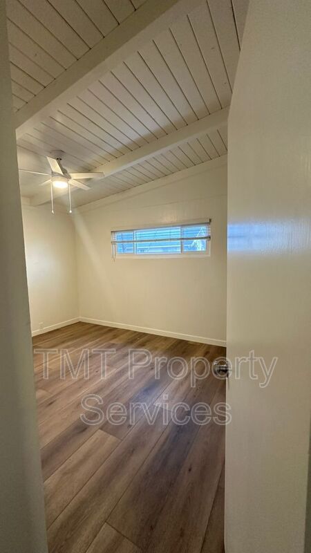 Foto del edificio - 17259 Walnut Ave