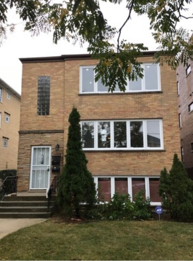 Primary Photo - 5735 W Lawrence Ave