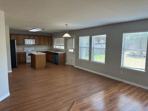 Building Photo - 1117 Acacia Dr