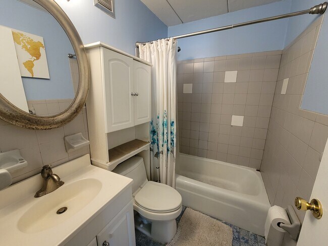 Bath - 298 Commercial St