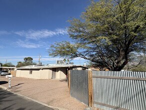 Building Photo - 4861 E Lester Pl