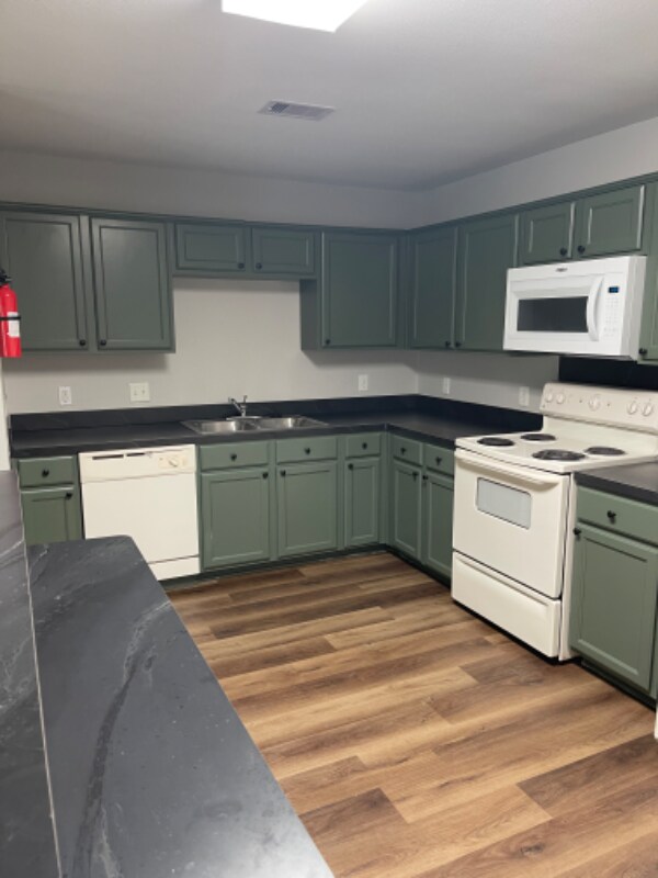Foto principal - 23367 High Point St
