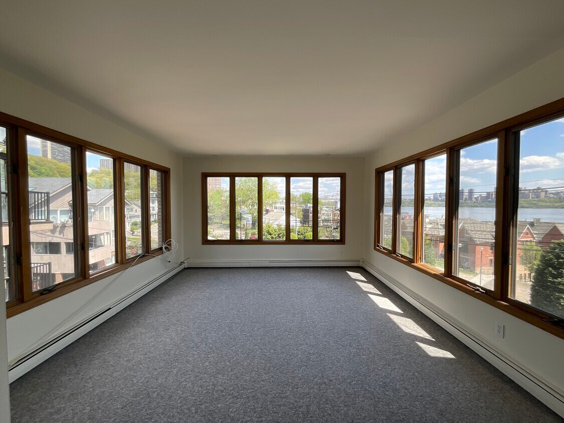 7 Sterling Pl, Edgewater, NJ 07020 Townhome Rentals in Edgewater NJ