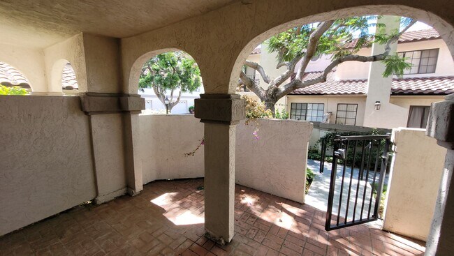 Foto del edificio - UTC / LA JOLLA COLONY - Nice 2 Bedroom 2 B...