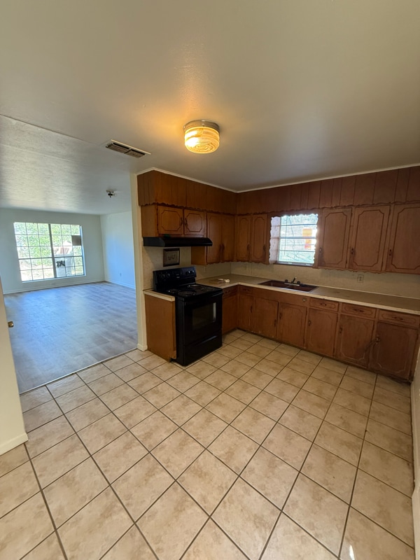 Foto del edificio - 1302 Scenic Dr