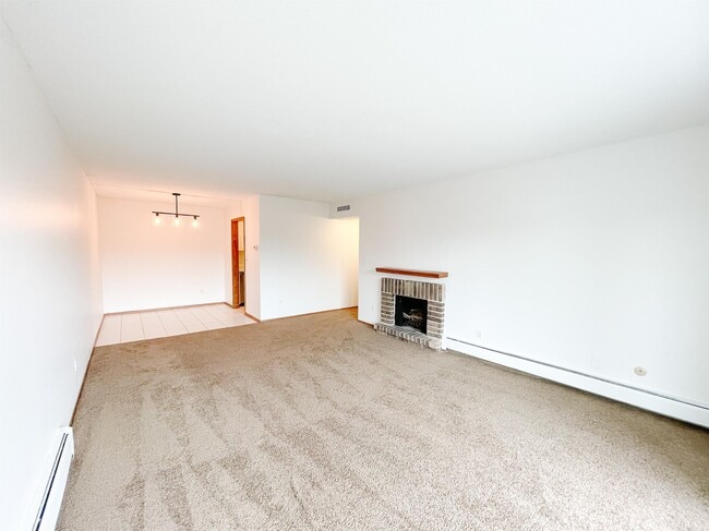 Building Photo - 2200 Midland Grove Rd