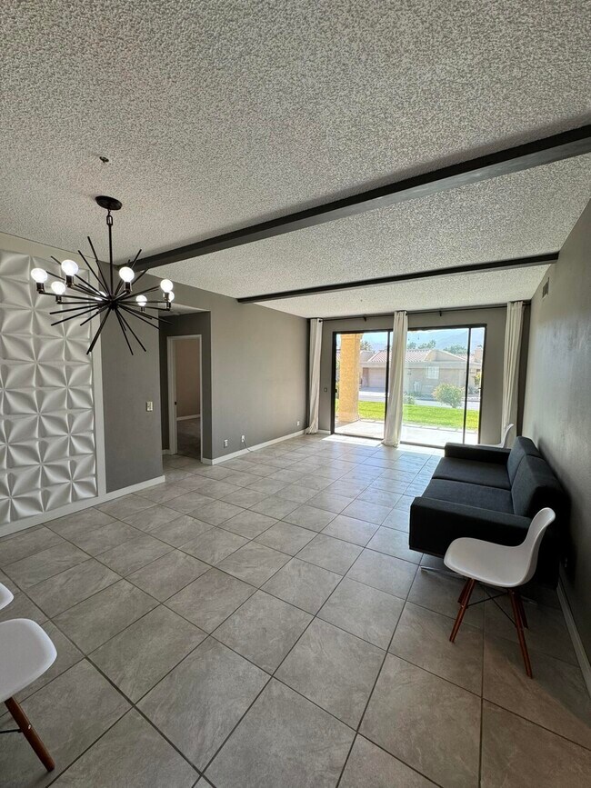 Foto del edificio - 68153 Lakeland Dr