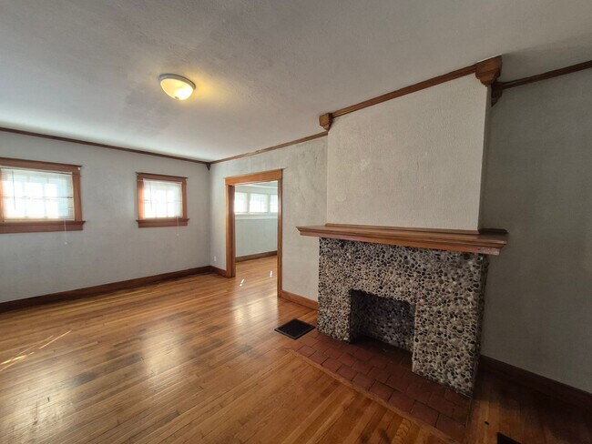 Foto del edificio - Gorgeous large 3-bedroom house