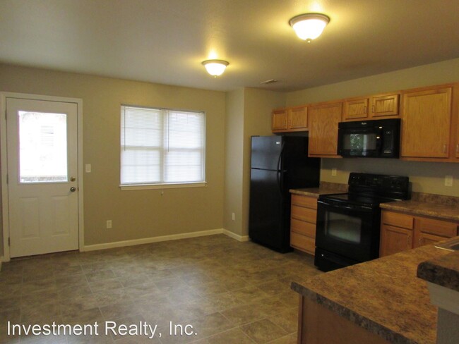 Building Photo - 102 Fleetwood Dr