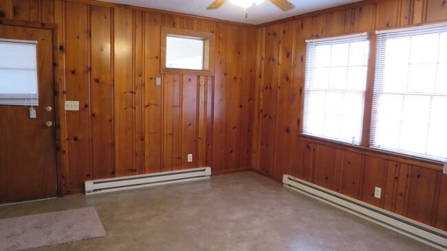 Building Photo - 1509 Elba Hwy