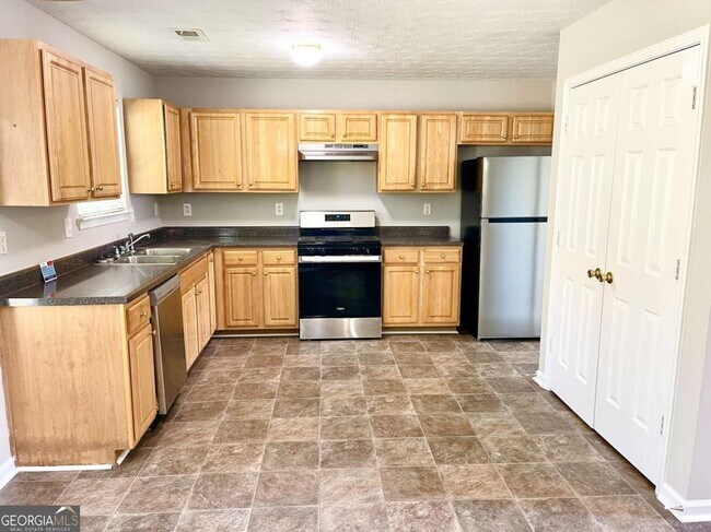 Building Photo - 60 Spring Lake Terrace