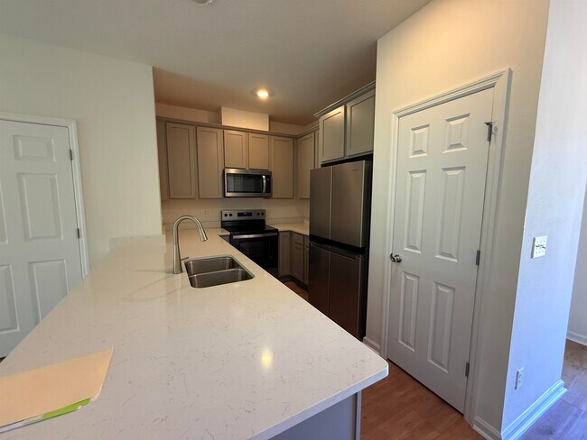 Building Photo - 141 Beach Palm Ct
