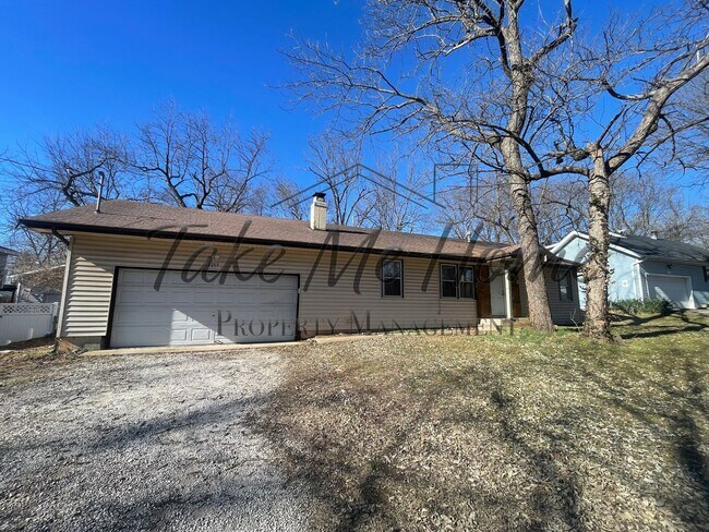 Foto del edificio - IDEAL LOCATION! 3-Bed, 2-Bath Home with 2-Car Garage in Kickapoo School District!