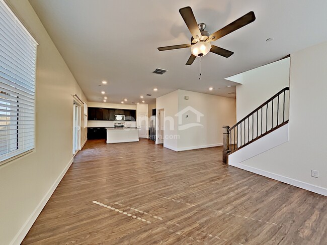 Building Photo - 5926 W Columbine Dr