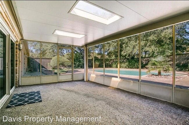 Building Photo - 4 br, 4.5 bath House - 5111 TANBARK RD