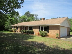 Building Photo - 2940 Steeplechase Dr