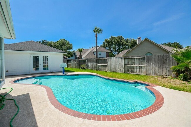 Foto del edificio - 623 Airybrook Ln